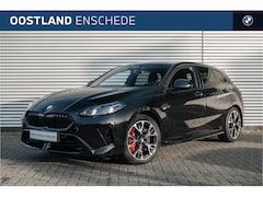 BMW 1-serie - 120 M Sport Automaat / Sportstoelen / Achteruitrijcamera / M Adaptief onderstel / Comfort
