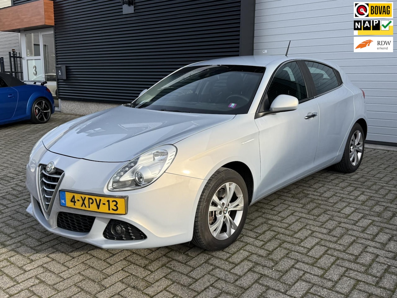 Alfa Romeo Giulietta - 1.4 T Distinctive Lusso | Navi | Clima | Cruise | Metalic | Koppeling slipt | - AutoWereld.nl
