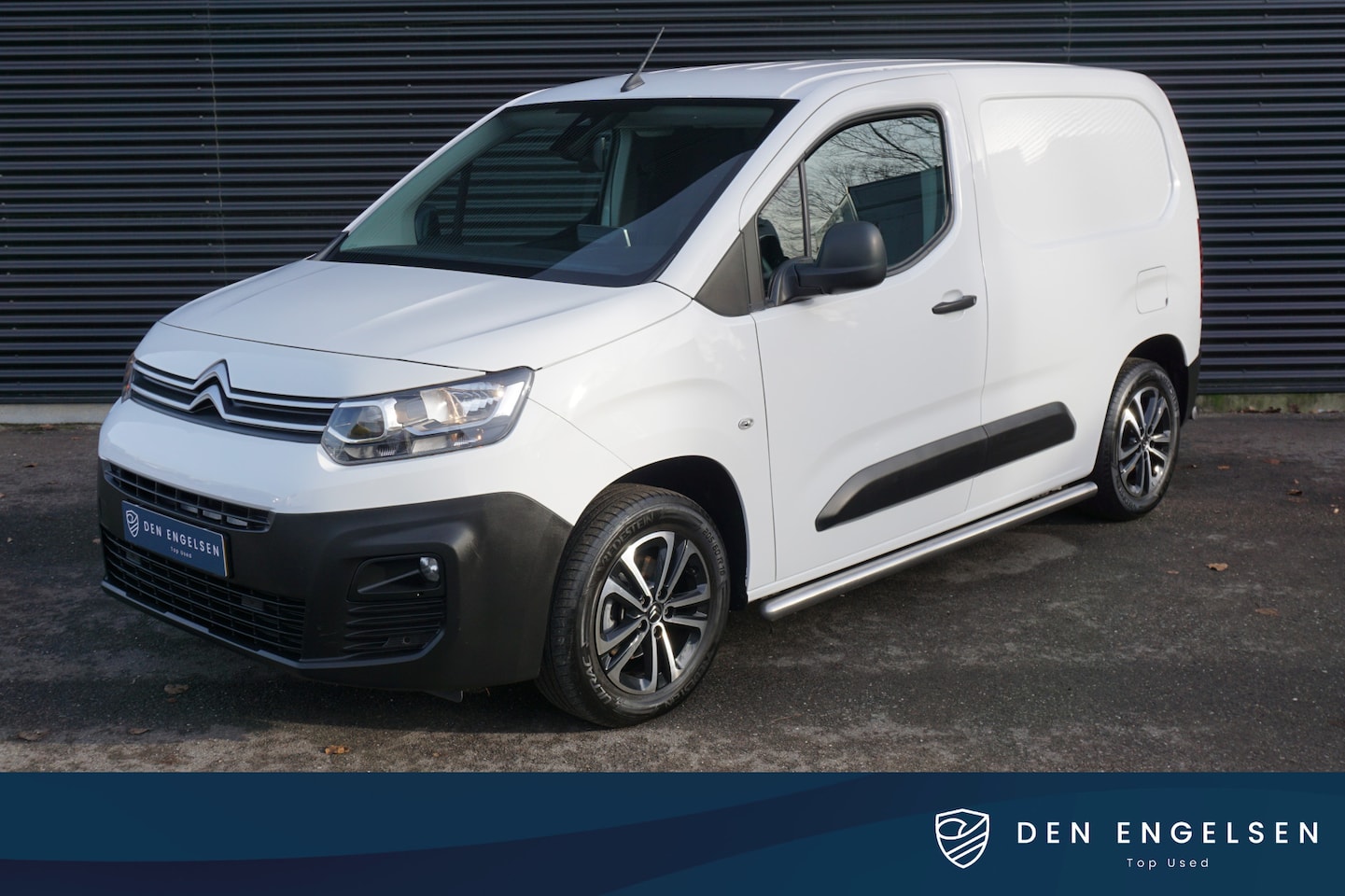 Citroën Berlingo - 100pk Navigatie Apple carplay Camera Cruise control 16" Velgen Sidebars Cruise control - AutoWereld.nl