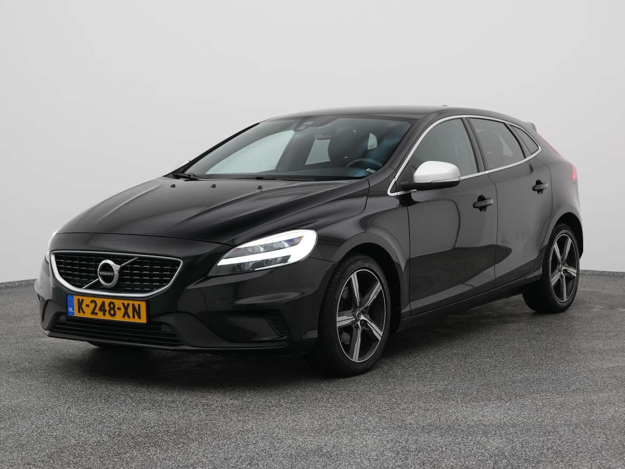 Volvo V40 - 2.0 T3 R-Design | STOELVERWARMING - AutoWereld.nl