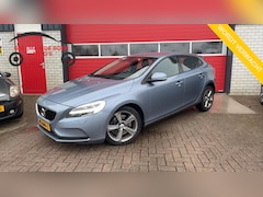 Volvo V40 - 1.5 T3 Nordic+ AUTOMAAT / TREKHAAK / FULL LED / STANDKACHEL / STOELVERW / NAVI / CLIMA / P