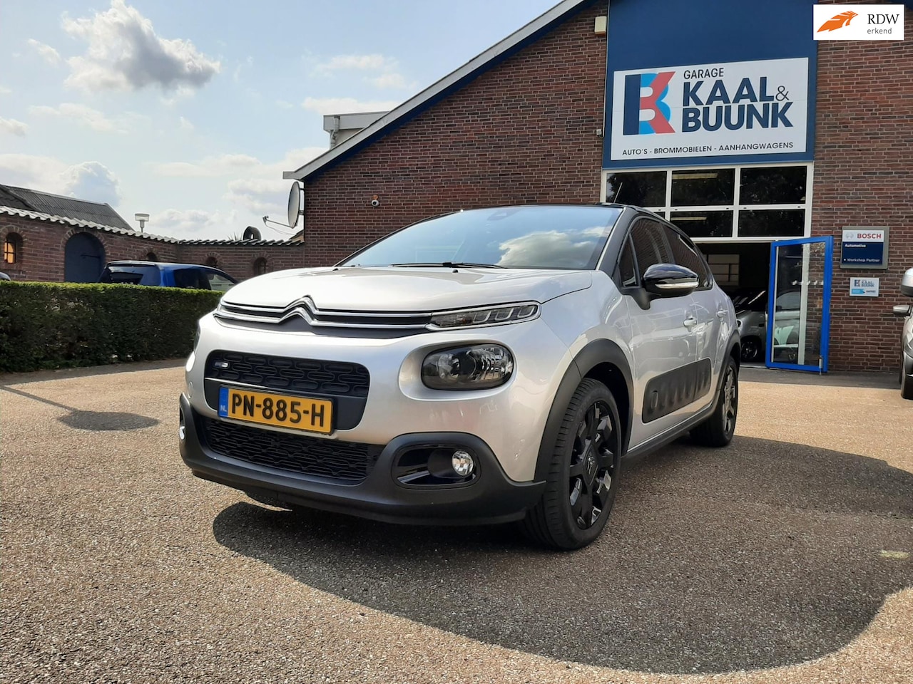 Citroën C3 - 1.2 PureTech S&S Shine / 1ste eigenaar / Zeer weinig kilometers - AutoWereld.nl