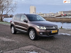 Volkswagen Tiguan - 1.4 TSI Sport&Style Luxe uitvoering | Panorama dak | Cruise | Navi
