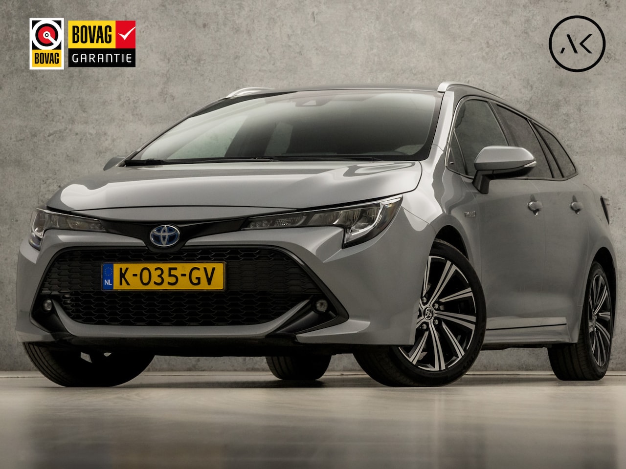 Toyota Corolla Touring Sports - 2.0 Hybrid Sport 180Pk Automaat (APPLE CARPLAY, NAVIGATIE, CAMERA, LEDER, STOELVERWARMING, - AutoWereld.nl