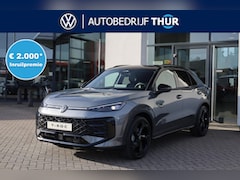 Volkswagen T-Roc - 1.5 eTsi R-Line First Edition 150PK / 110kW LED Matrix IQ.Light, panoramisch schuif- kante