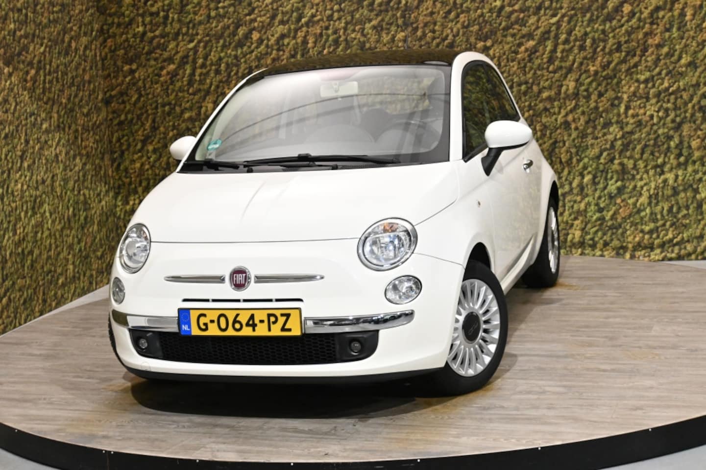 Fiat 500 - 1.2 Lounge | Airco | Pano-dak | PDC - AutoWereld.nl