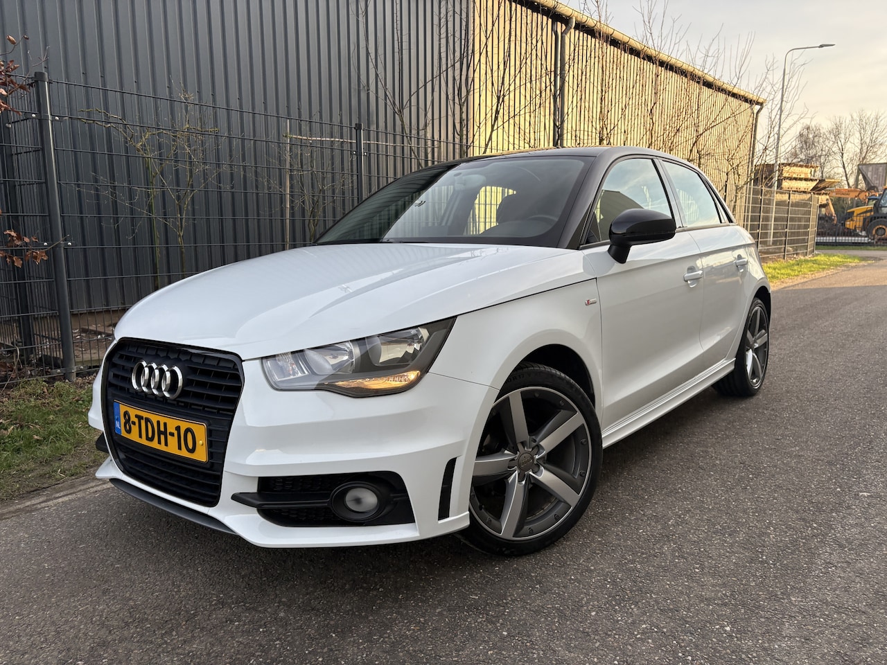 Audi A1 Sportback - 1.2 TFSI Admired / S-LINE / 5-DEURS / NAVI / AIRCO / 119dkm! NAP! - AutoWereld.nl