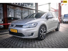Volkswagen e-Golf - | Virtual cockpit | Stoelverwarming | Standkachel| Parkeerhulp | Adaptieve cruise control