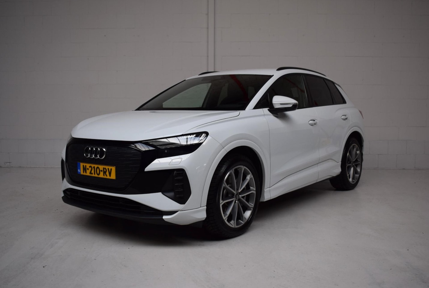 Audi Q4 e-tron - 40 Launch edition Advanced Plus 77 kWh S-Line SOH / ORG.NED / NAP / SONOS / CAMERA / ADAPT - AutoWereld.nl