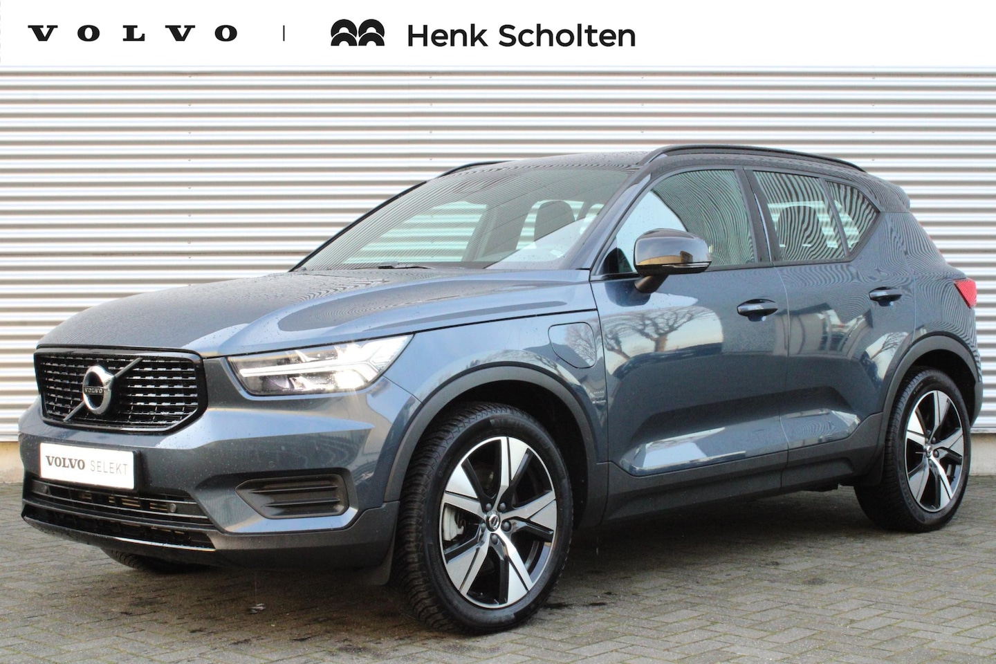Volvo XC40 - 1.5 T4 Recharge Plug-in Hybrid R-Design | Henk Scholten onderhouden | Elektrisch Verstelba - AutoWereld.nl
