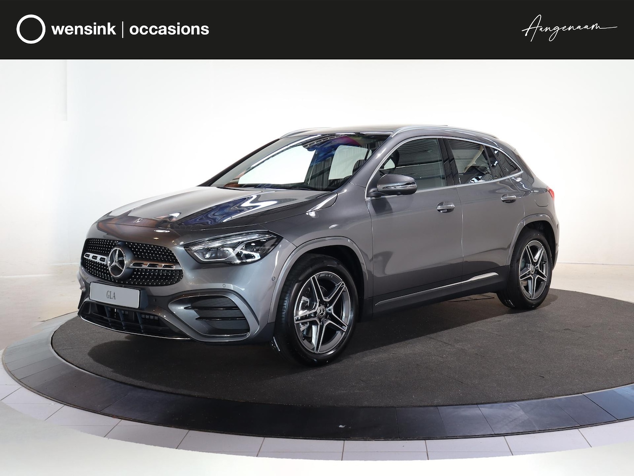 Mercedes-Benz GLA-Klasse - 180 Business Solution AMG | Panoramaschuifdak | Premium Plus | head-up display | Trekhaak - AutoWereld.nl