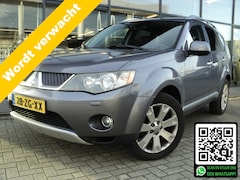 Mitsubishi Outlander - 2.4 Instyle | AUTOMAAT | 7-PERSOONS | TREKHAAK | LEDER | DEALER ONDERHOUDEN | VIERSEIZOENE