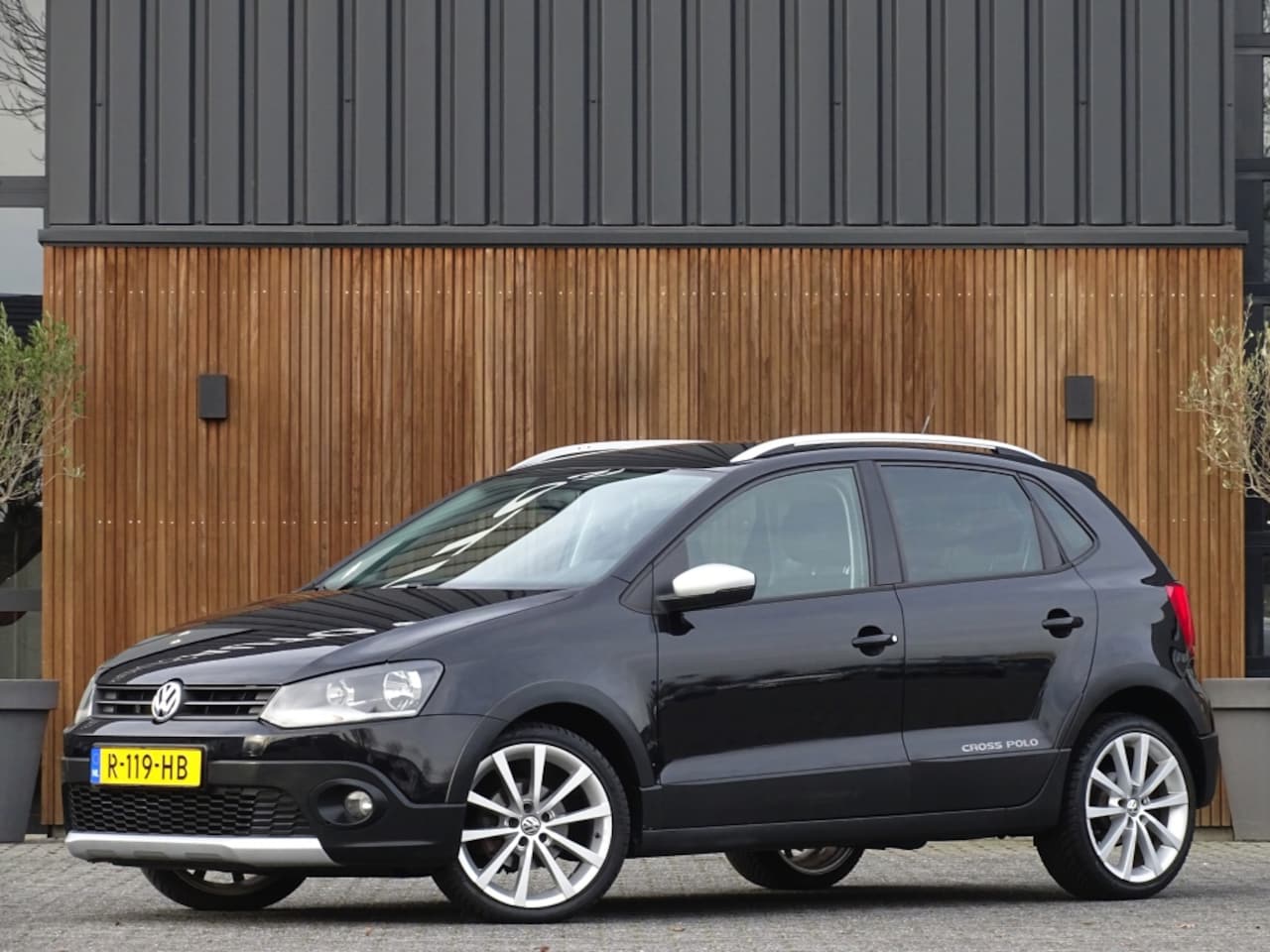 Volkswagen Polo - 1.2 TSI 105PK Cross / Highline / RNS - AutoWereld.nl