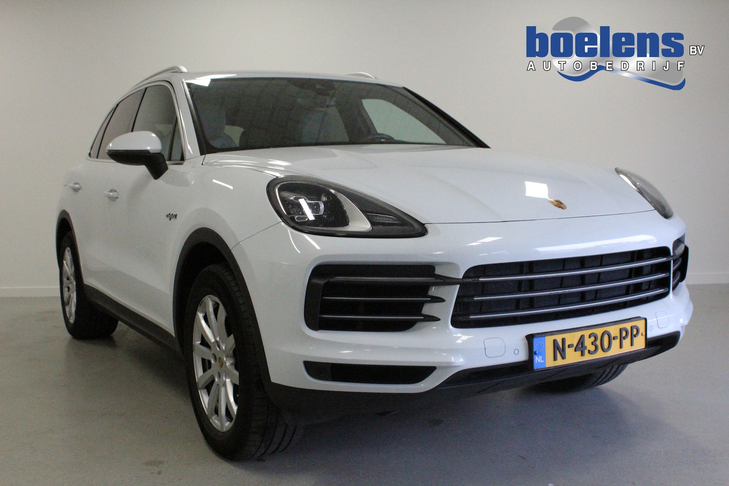 Porsche Cayenne - 3.0 E-Hybrid | NL-AUTO+N.A.P! | CARPLAY | WEGKL-TRHAAK | DAB | LED | CAMERA | SFEER | - AutoWereld.nl