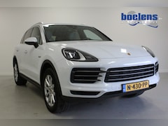 Porsche Cayenne - 3.0 E-Hybrid | NL-AUTO+N.A.P | CARPLAY | WEGKL-TRHAAK | DAB | LED | CAMERA | SFEER |