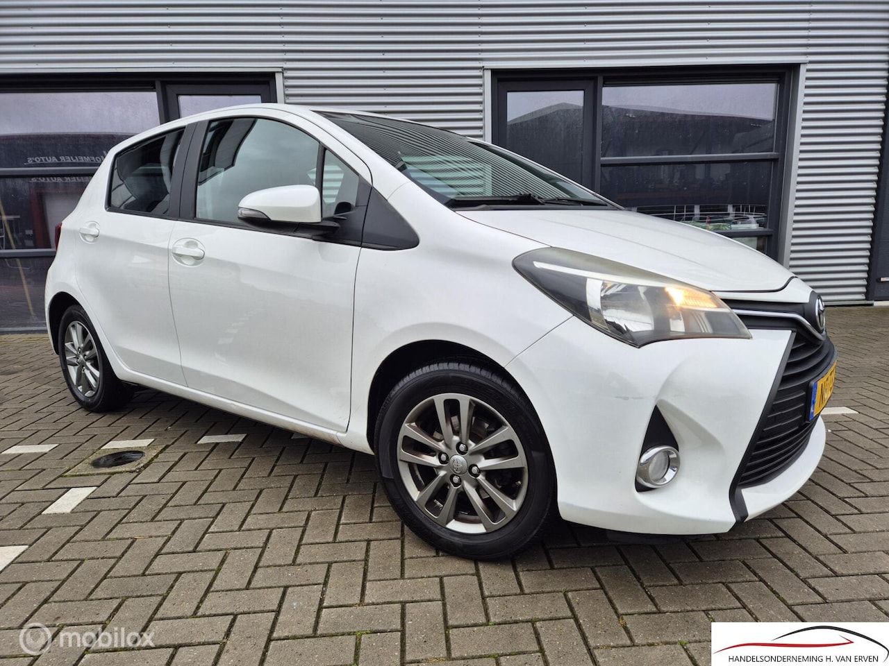 Toyota Yaris - 1.0 VVT-i DEALERONDERHOUDEN AIRCO 102000KM - AutoWereld.nl