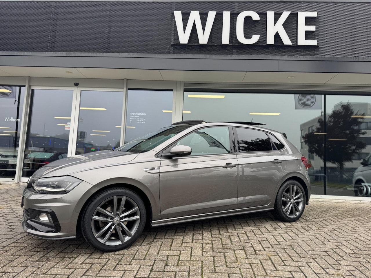 Volkswagen Polo - 1.0 TSI Highline R Line DSG Pano Led Navigatie 2021 - AutoWereld.nl