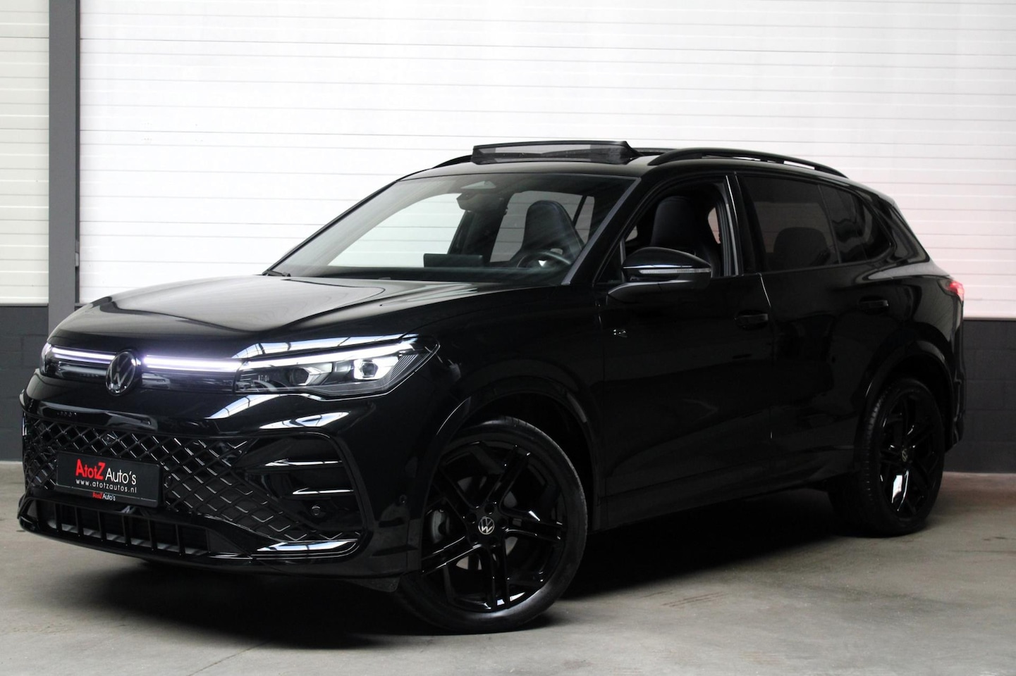 Volkswagen Tiguan - 1.5 eTSI R-Line |Pano|H&K|360|ACC|Massage - AutoWereld.nl