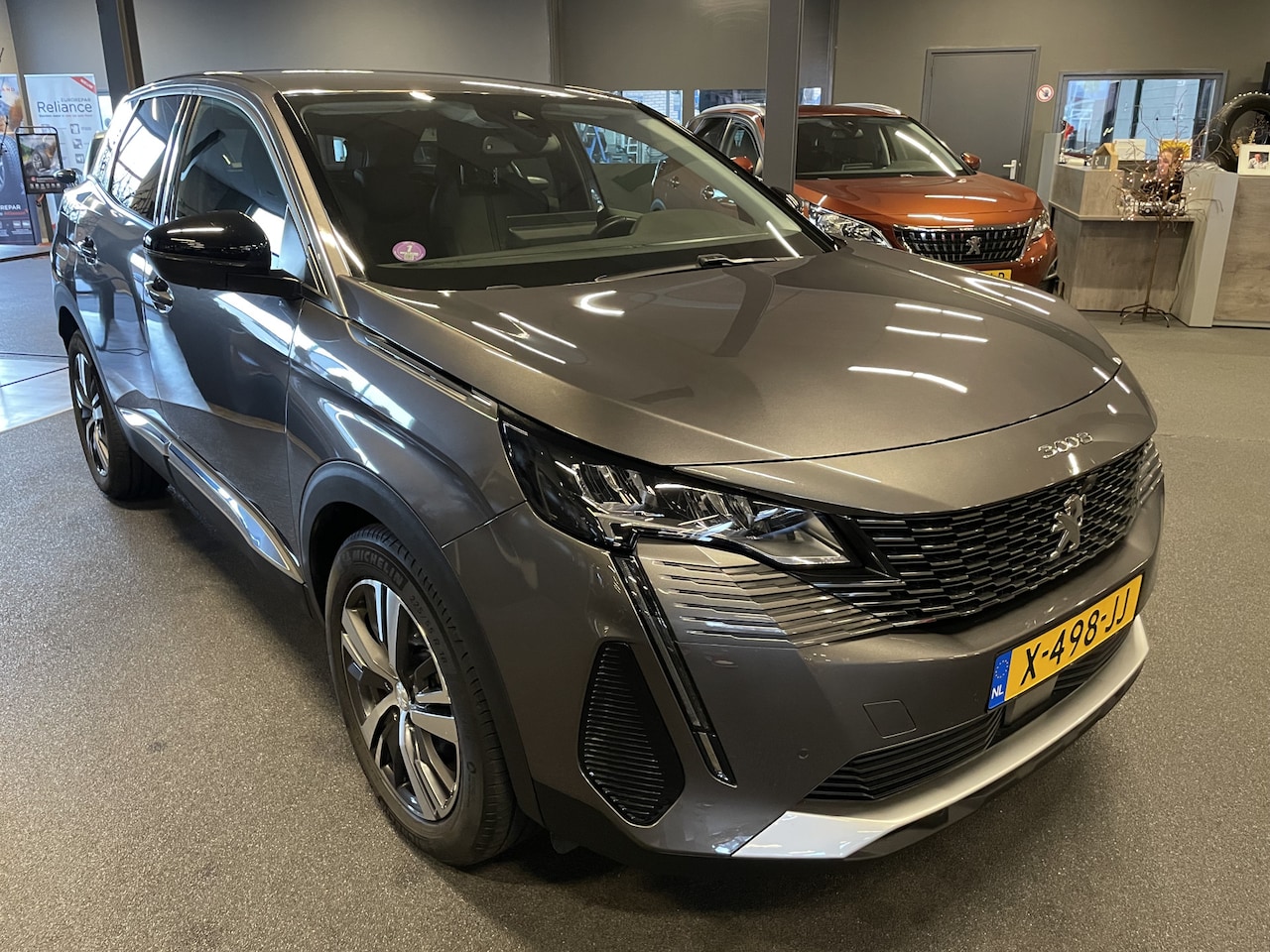 Peugeot 3008 - 1.2 PureTech Allure 130 pk EAT8 automaat Navigatie-Achteruitrijcamera-Keyless Entry-Climat - AutoWereld.nl