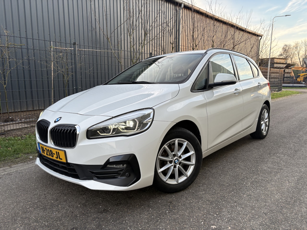 BMW 2-serie Active Tourer - 216d Executive / NAVI / AIRCO ECC / CRUISE / INCL BTW - AutoWereld.nl