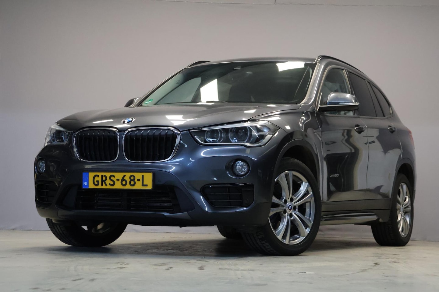 BMW X1 - XDrive20i High Executive |Stoelverwarming|Trekhaak - AutoWereld.nl