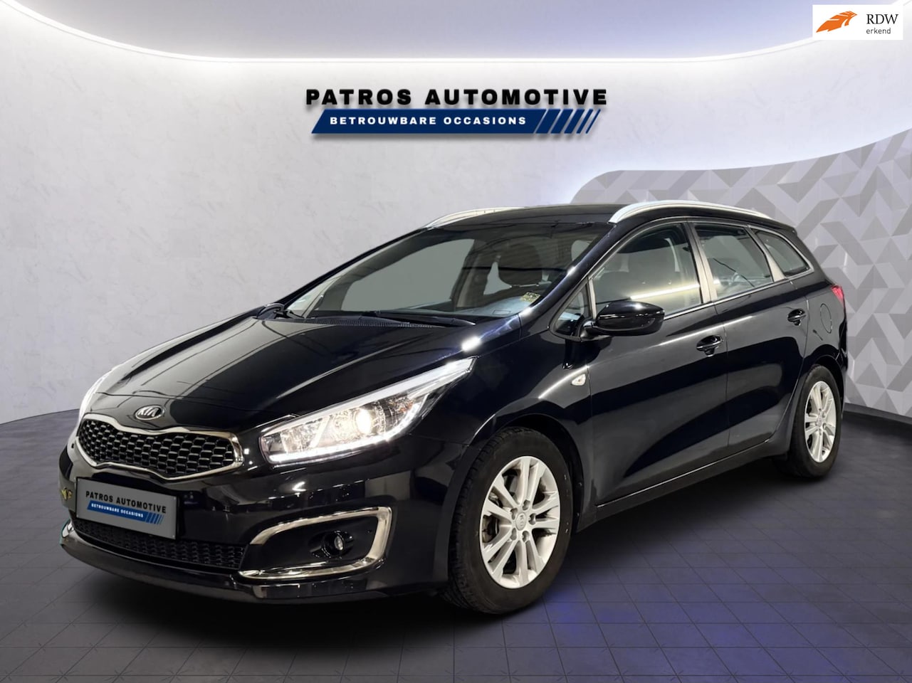 Kia Cee'd - Ceed 1.4 T-GDi DynamicLine | Navi | Camera | Dealeronderhouden - AutoWereld.nl
