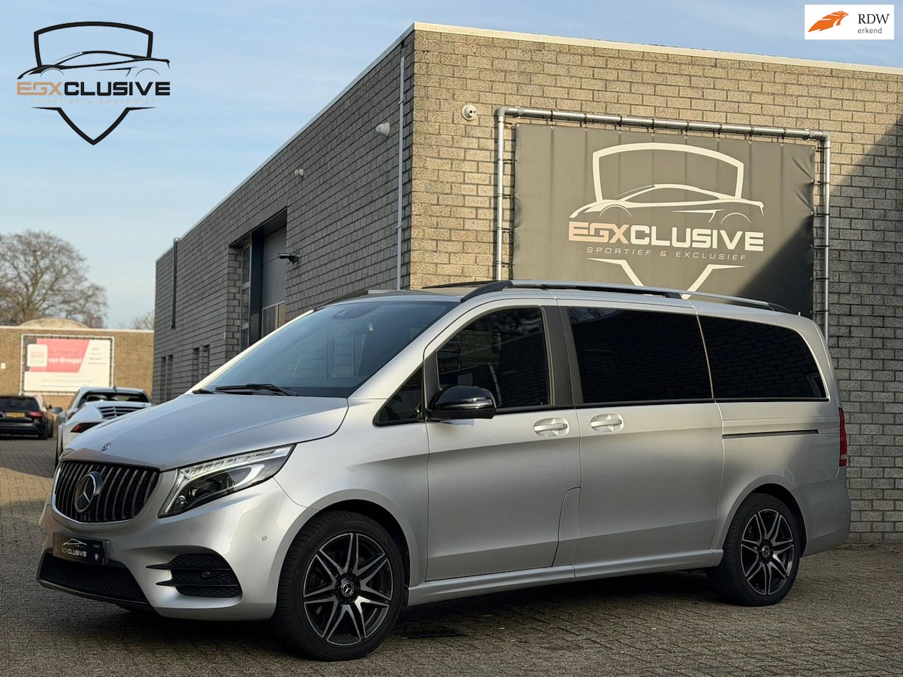 Mercedes-Benz V-klasse - 300d 4-MATIC Lang DC Avantgarde Edition Pano/360cam - AutoWereld.nl