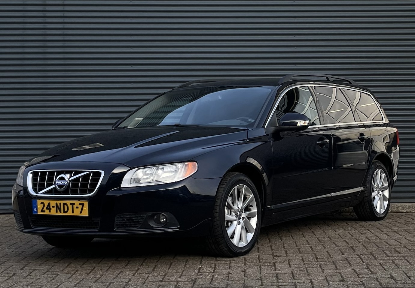 Volvo V70 - 2.0 T 203PK AUT - AutoWereld.nl