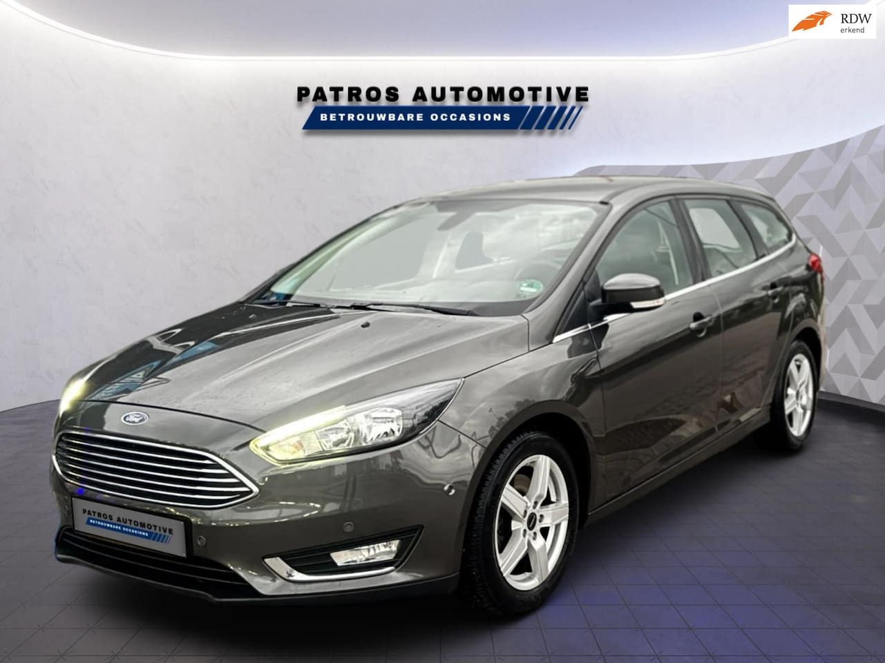 Ford Focus Wagon - 1.5 Automaat Titanium | Trekhaak | Ruim en comfortabel - AutoWereld.nl