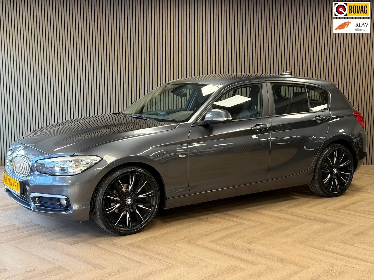 BMW 1-serie - 118i Urban AUT. AIRCO PDC CRUISE KEYLESS-GO BLUETOOTH - AutoWereld.nl