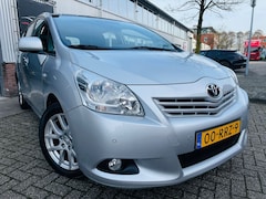 Toyota Verso - 1.8 VVT-i Business 17'LMV KLIMA PANO TREKHAAK