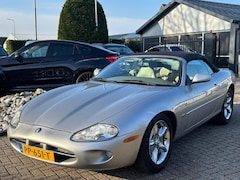 Jaguar XK8 - 4.0 V8 Convertible Cabriolet 1999 Youngtimer