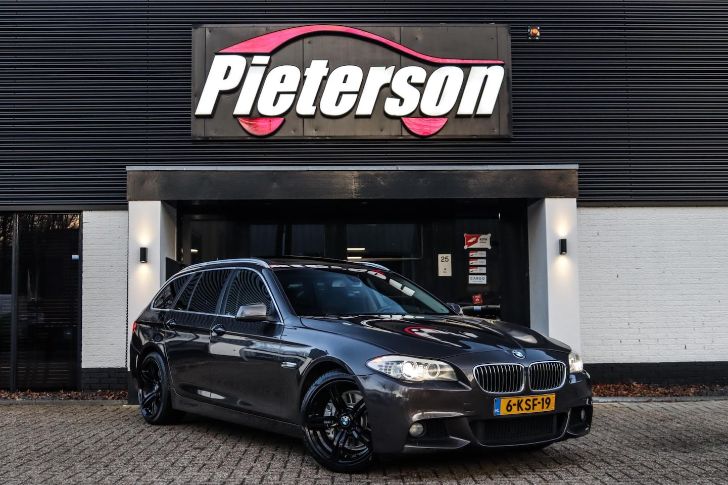 BMW 5-serie Touring - 525d 6 CILINDER! M-Pakket PANO XENON - AutoWereld.nl