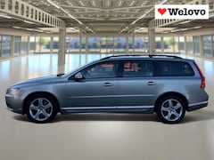 Volvo V70 - 2.5T Momentum Leder, trekhaak, Rijklaar+Garantie