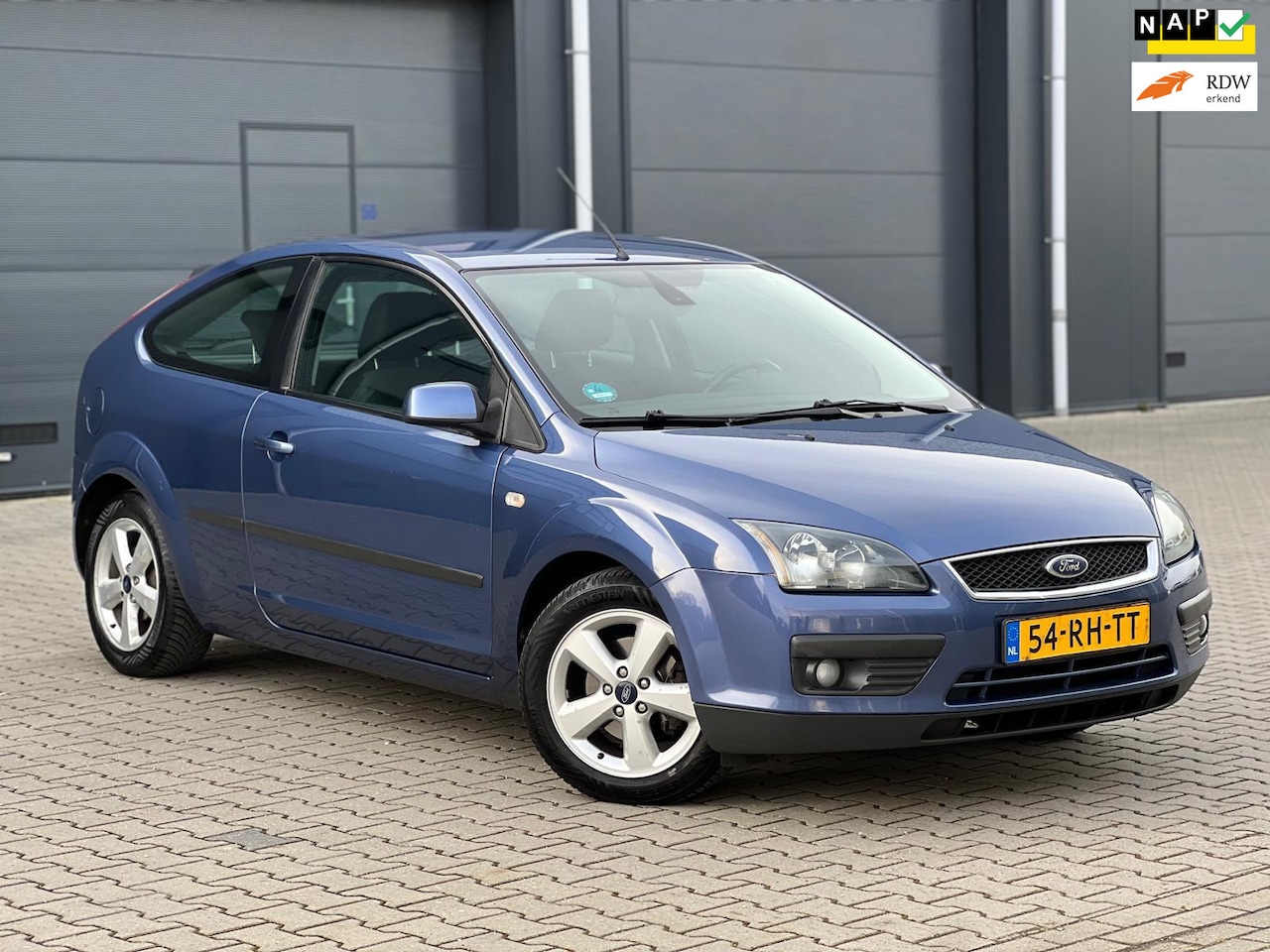 Ford Focus - 1.6-16V FIRST EDITION BJ05 AIRCO LMV - AutoWereld.nl