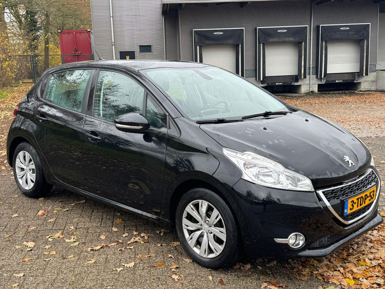 Peugeot 208 - 1.2 VTi Envy PDC/NAVI/DISTR.VV - AutoWereld.nl