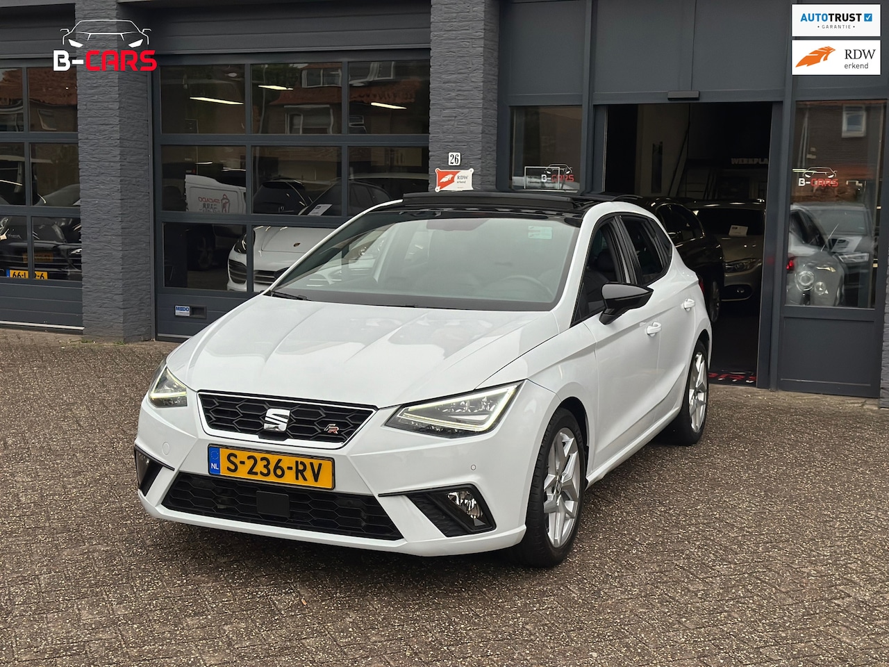 SEAT Ibiza - 1.0 TSI FR Beats|Pano|Virtual|Dsg|Keyless|Stoelvw - AutoWereld.nl