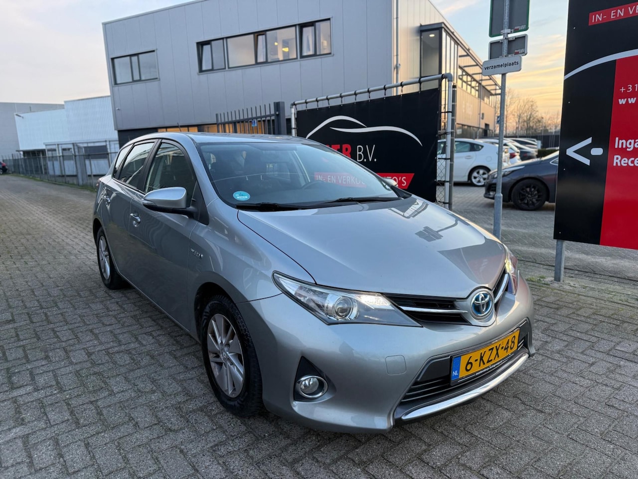 Toyota Auris - 1.8 Hybrid Aspiration (bj 2013) AUT|CAM|NAVi|DEALER OH - AutoWereld.nl