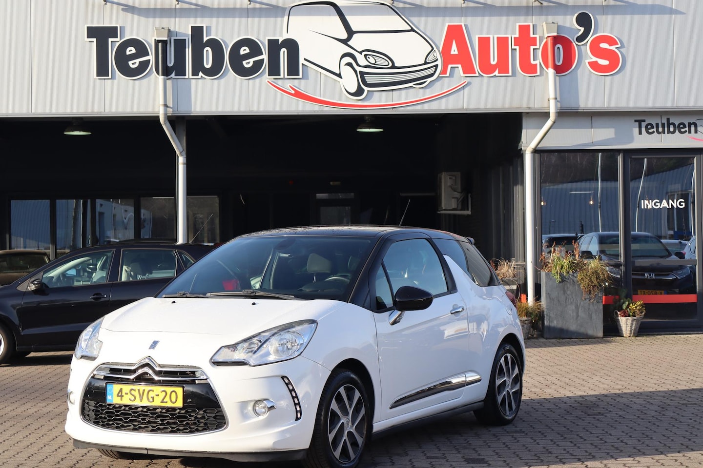 Citroën DS3 - 1.6 e-HDi So Chic Navigatie, Cruise control, Elektrische ramen, Radio cd speler - AutoWereld.nl