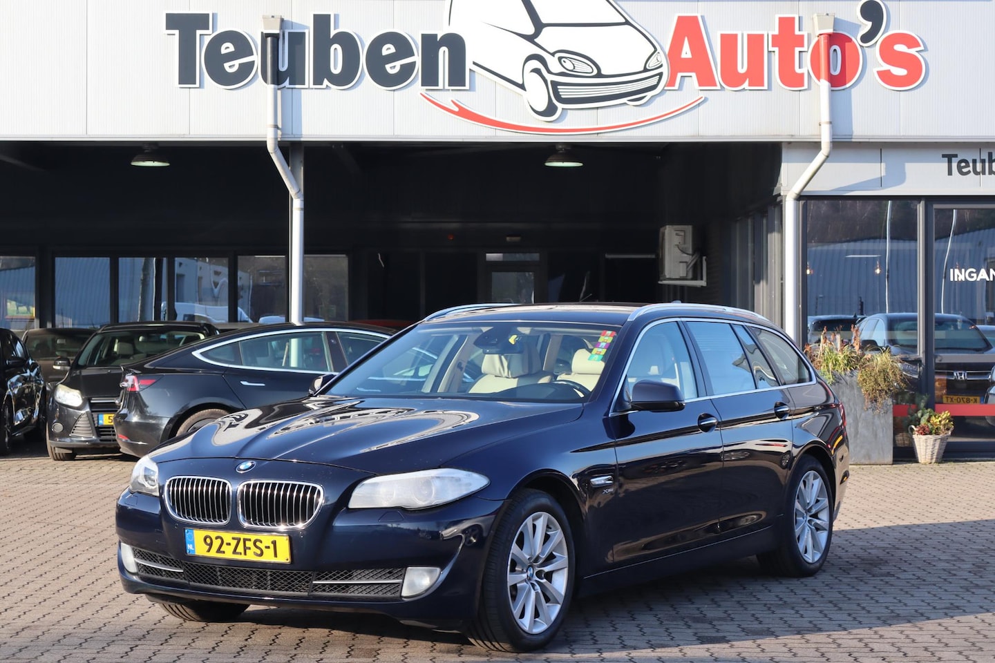 BMW 5-serie Touring - 528xi High Executive Camera, Stoelverwarming, Achterbank verwarmbaar, Navigatie, Cruise co - AutoWereld.nl