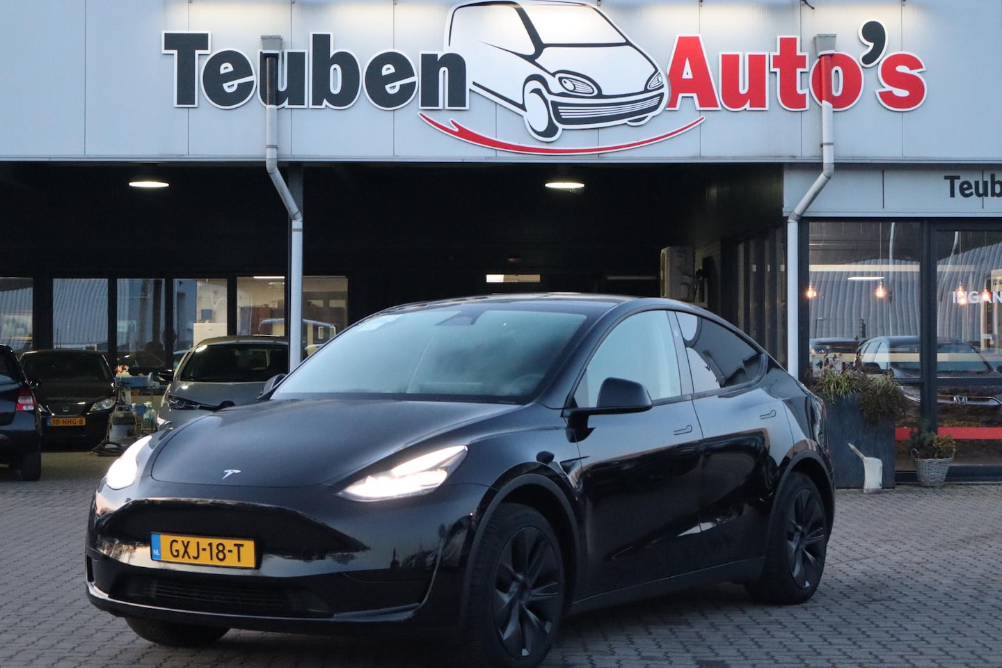Tesla Model Y - Long Range RWD 75 kWh Autopilot Computer 4.0, Warmtepomp, Trekhaak, Panoramadak, Cruise co - AutoWereld.nl