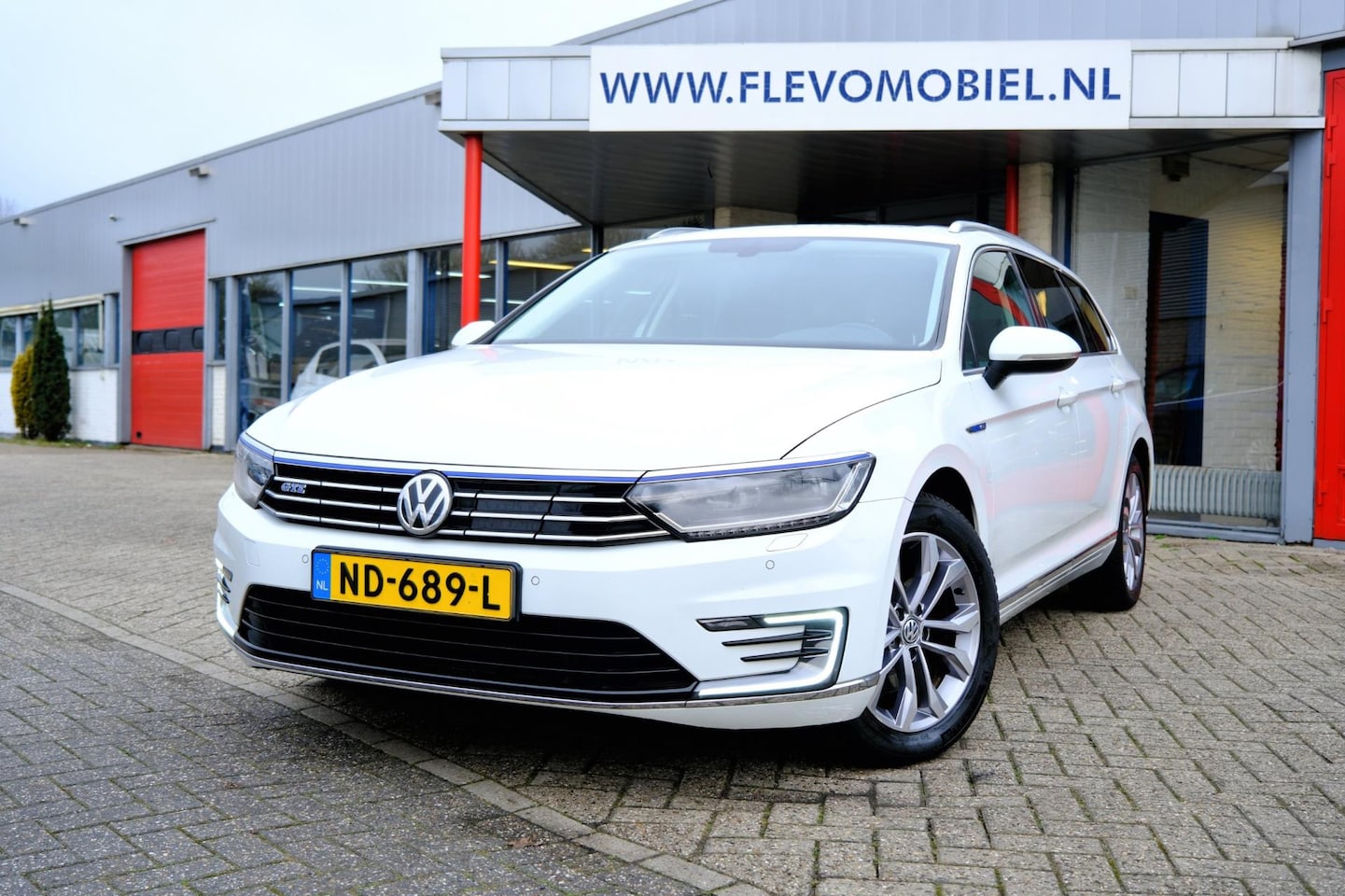 Volkswagen Passat Variant - 1.4 TSI GTE Aut. Pano|Leder-Alcantara|Cam|Navi|CarPlay - AutoWereld.nl