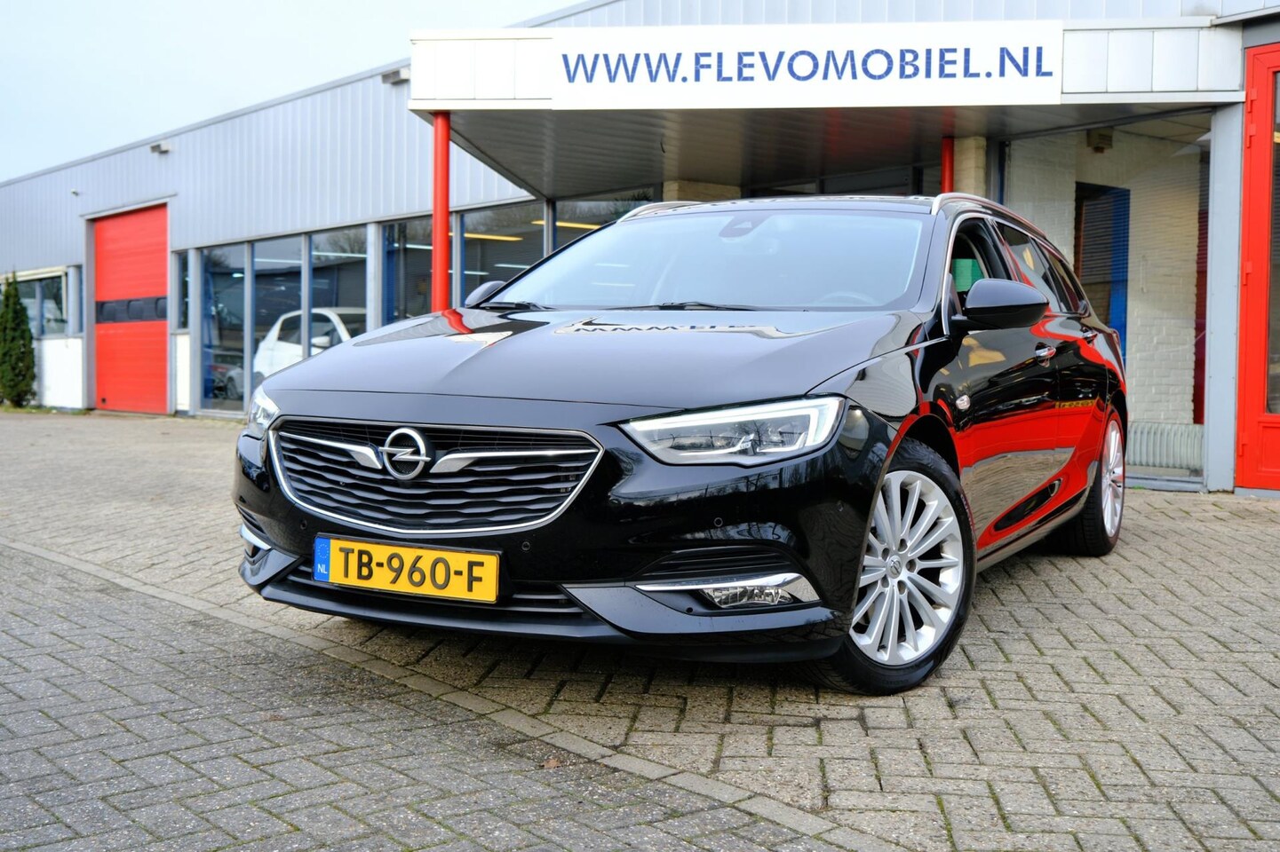 Opel Insignia Sports Tourer - 1.5 Turbo Innovation Pano|Navi|Clima|LMV|Half Leder - AutoWereld.nl