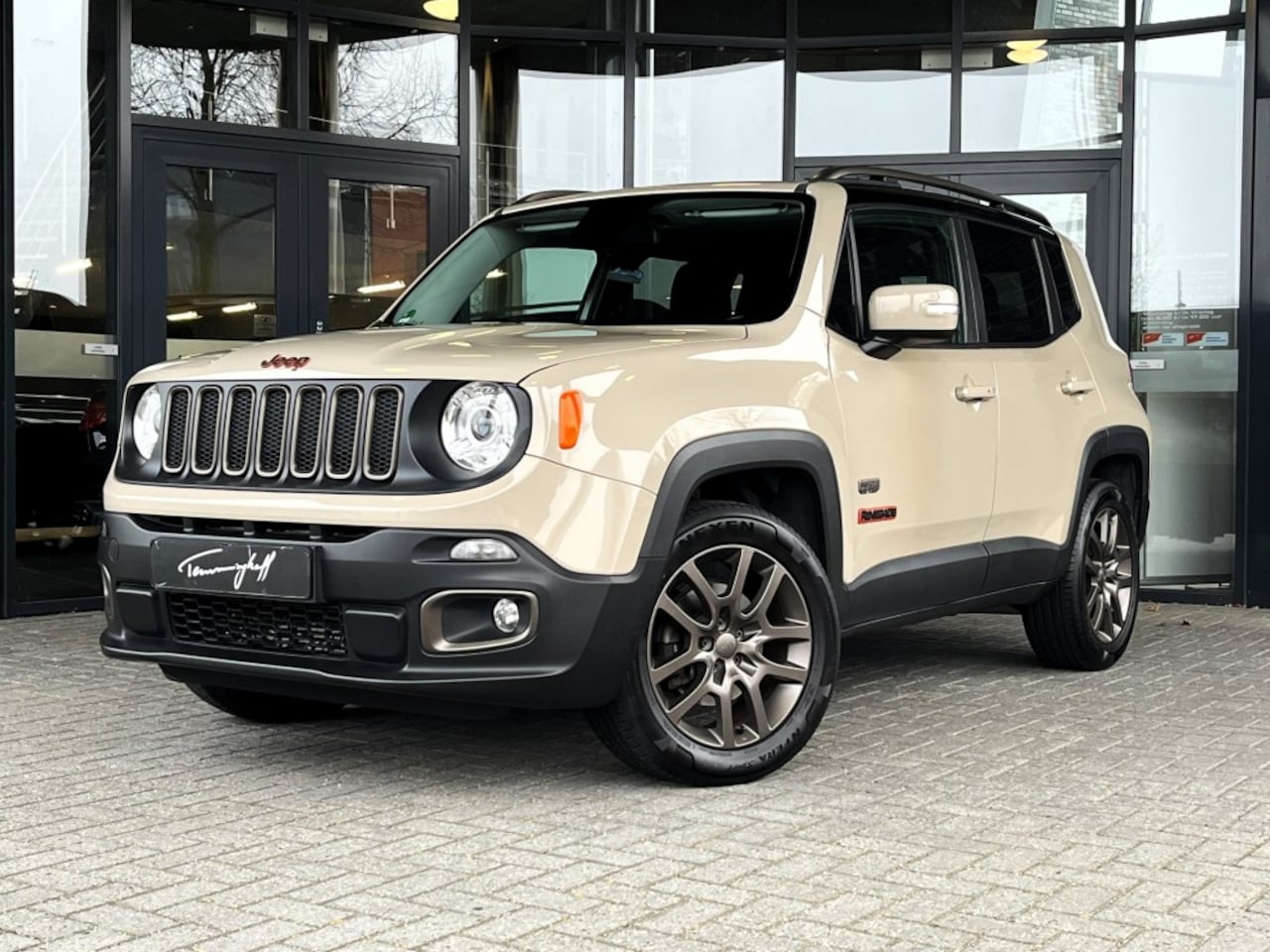 Jeep Renegade - 1.4 MULTIAIR 75TH ANNIVERSARY AWD CLIMA - NAVI - TREKH. - AutoWereld.nl