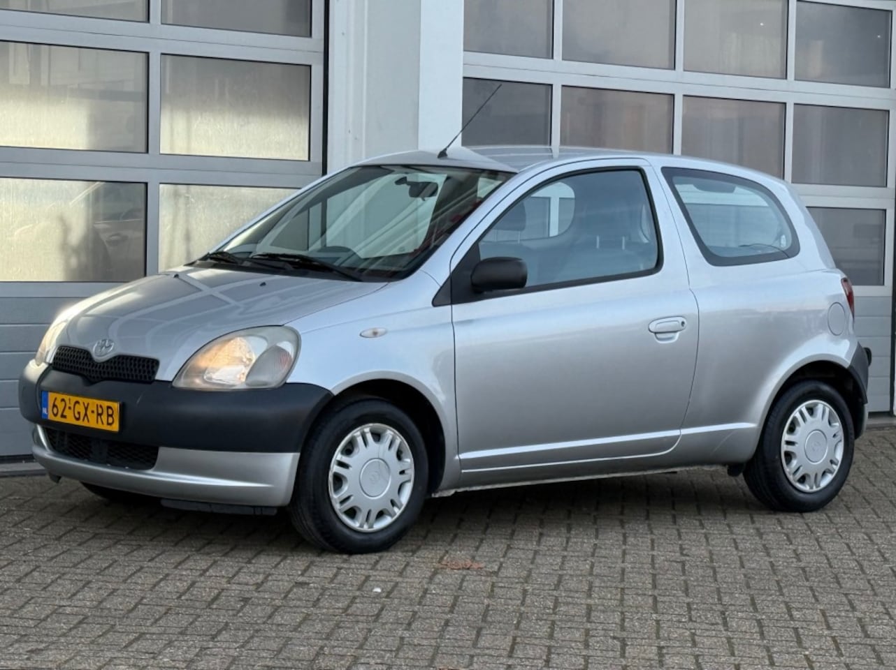 Toyota Yaris - 1.0-16V VVT-I Terra 3-Drs Trekhaak Rijklaar! - AutoWereld.nl