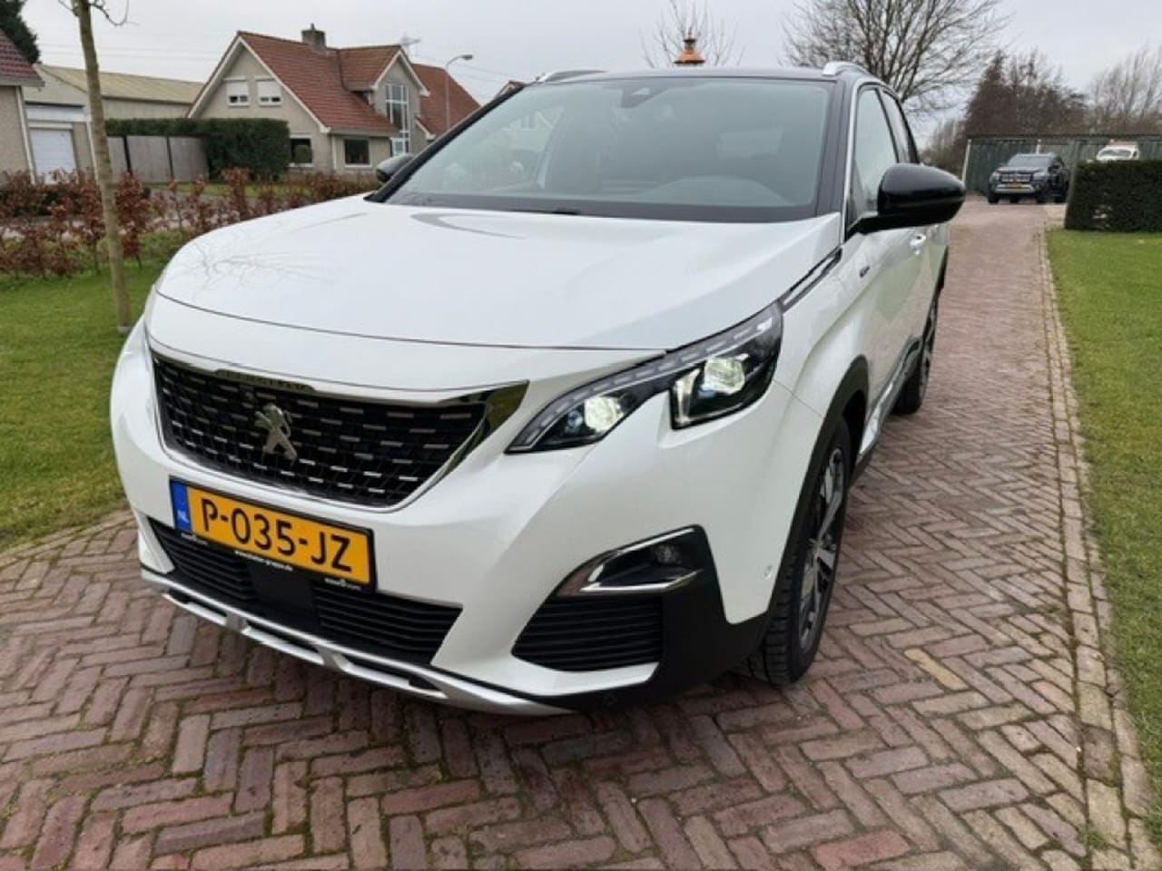 Peugeot 3008 - 1.6 E-thp 121KW/165PK GT Line 2017 Wit - AutoWereld.nl