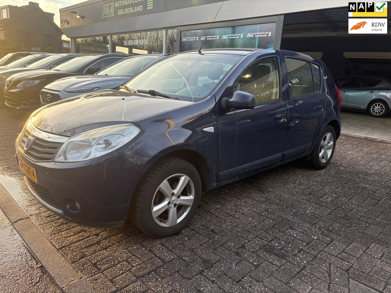 Dacia Sandero - 1.2 Lauréate LPG | EXPORT | ZO MEE | AIRCO | ELEC RAMEN | LMV | - AutoWereld.nl