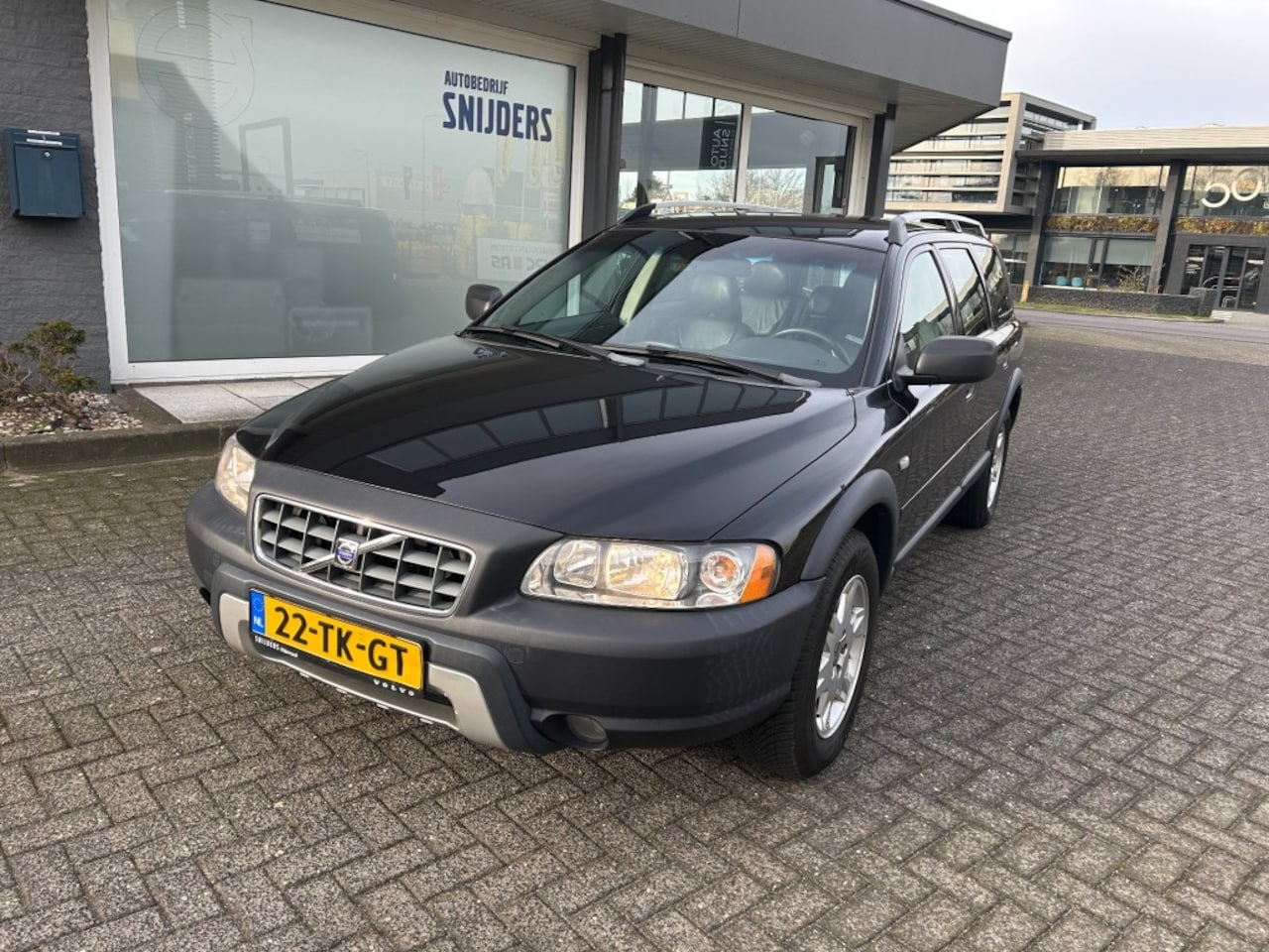 Volvo XC70 - 2.5 T MOMENTUM AWD GEARTRONIC - AutoWereld.nl