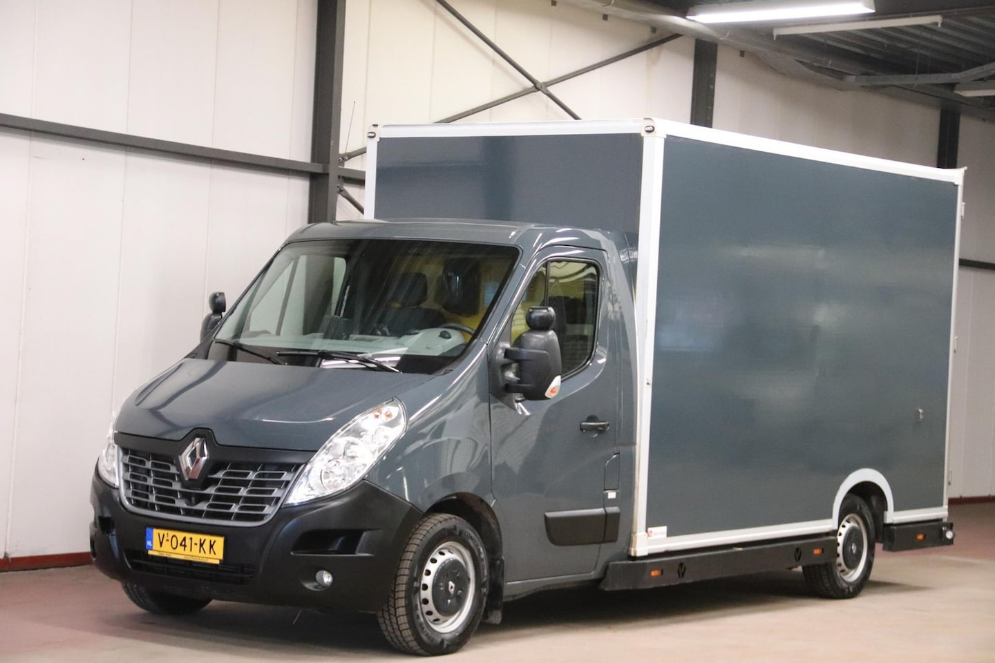 Renault Master - T35 2.3 dCi 170PK AUTOMAAT PAARDENWAGEN LOWLINER VERKOOPWAGEN - AutoWereld.nl