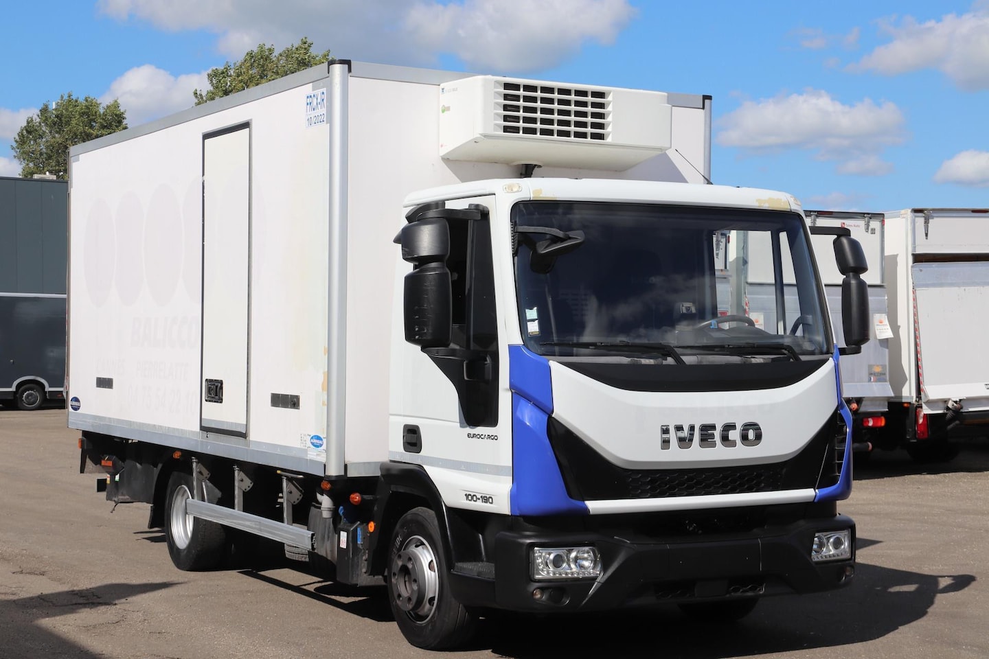 Iveco Euro Cargo - Eurocargo BAKWAGEN KOELWAGEN LAADKLEP THERMOKING V600 MAX REFRIGERATED TRUCK EURO6 - AutoWereld.nl